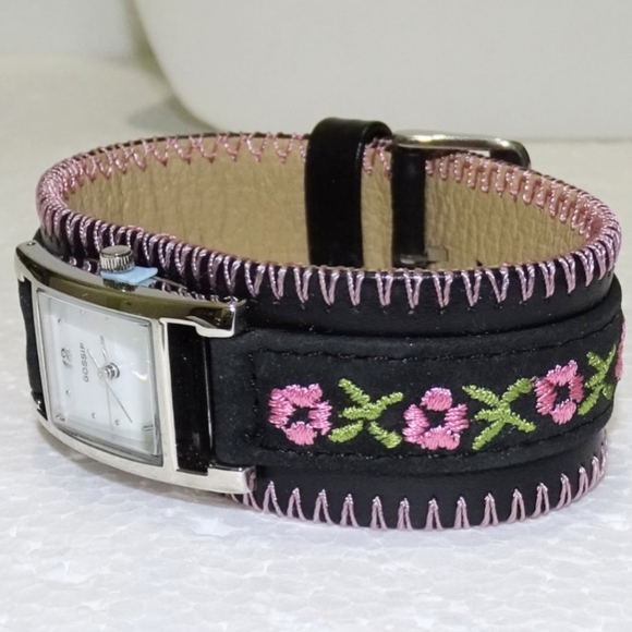 NWOT Embroidery floral watch - Picture 3 of 4